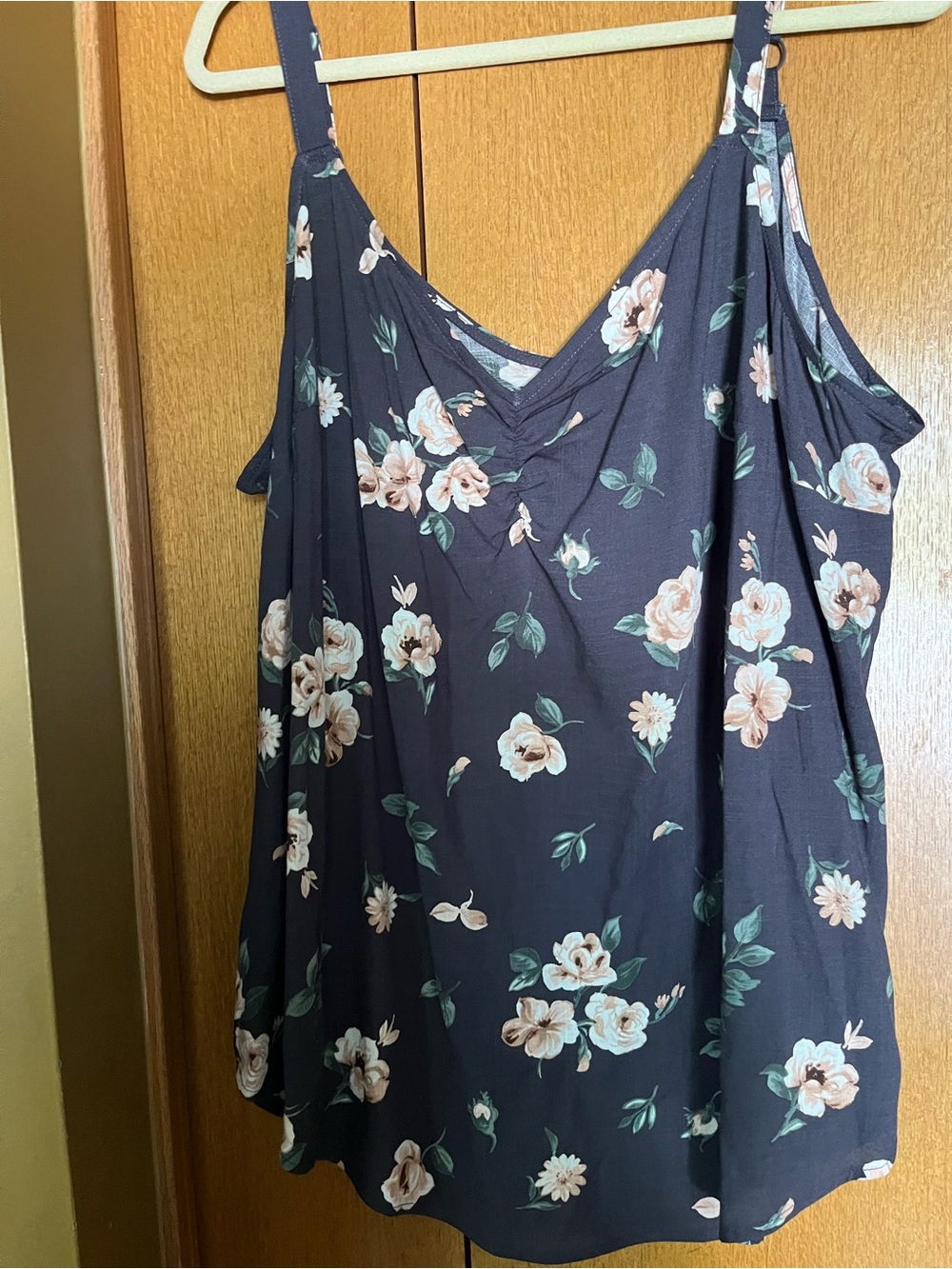 NWT 2X torrid Black Floral V-Neck Spaghetti Strap Camisole
